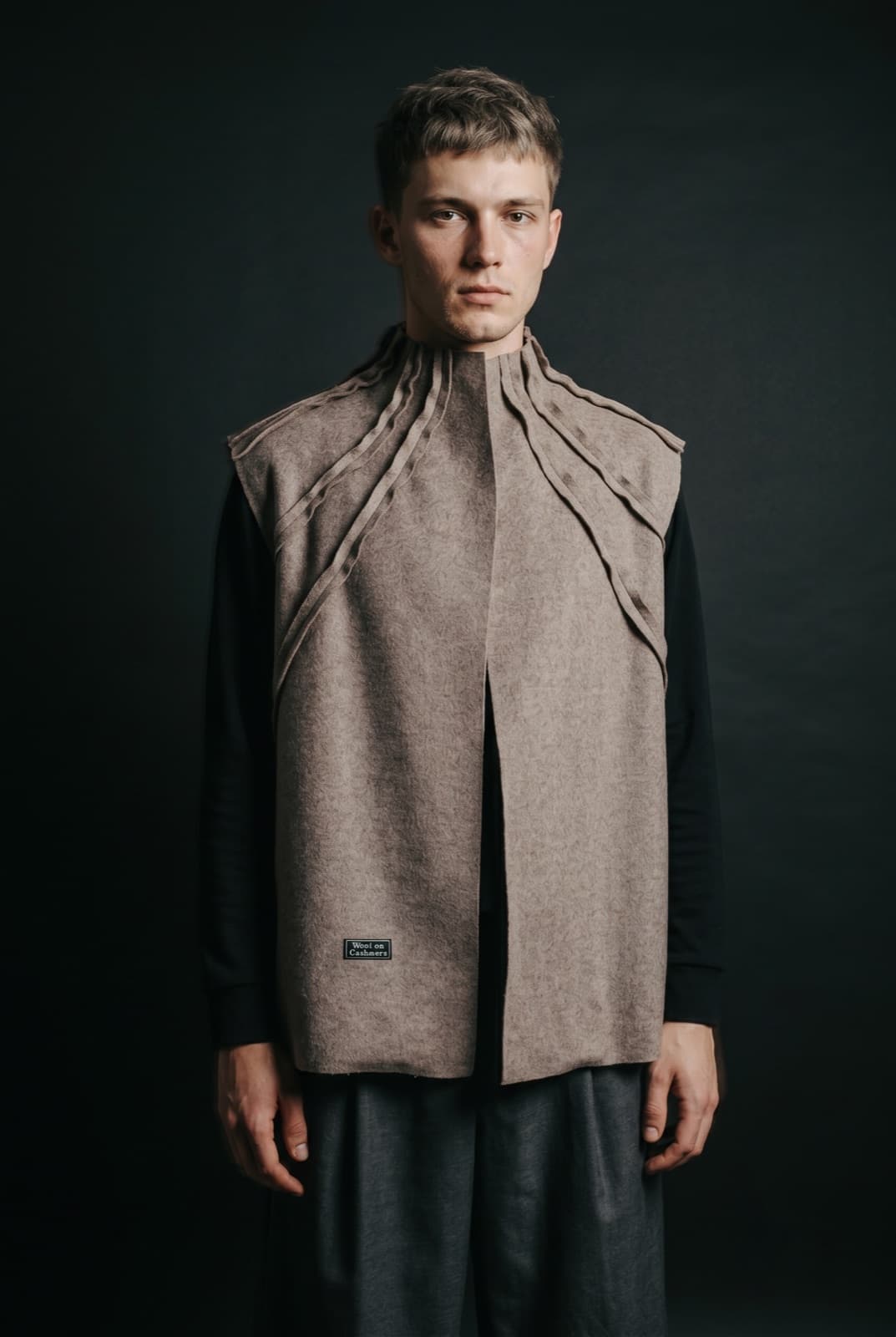 Chaleco de Cashmere con costuras expuestas - comprar online