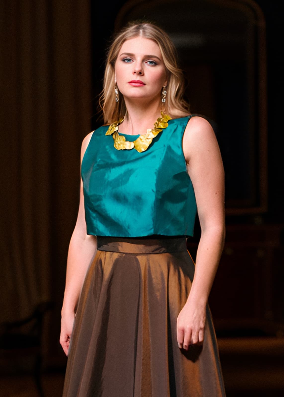 Croptop de tafetán petróleo - Atelier Molina · Alta Costura & Sastrería de Autor · Buenos Aires