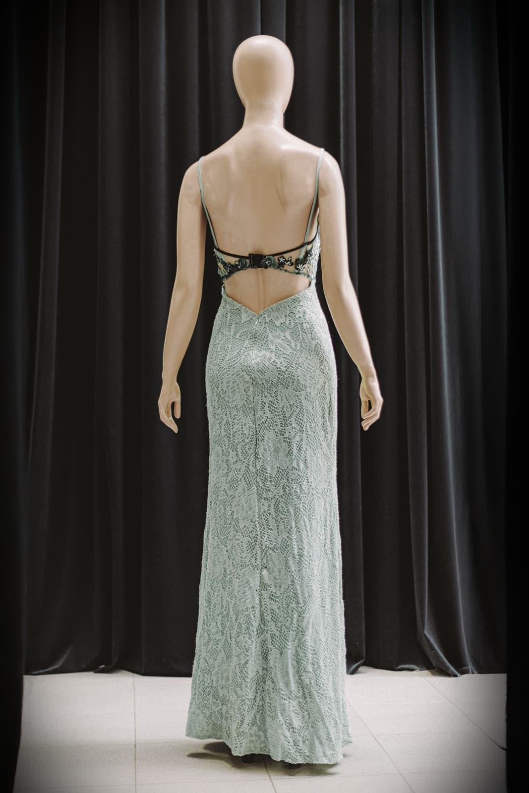 Green Lace Corset Dress en internet