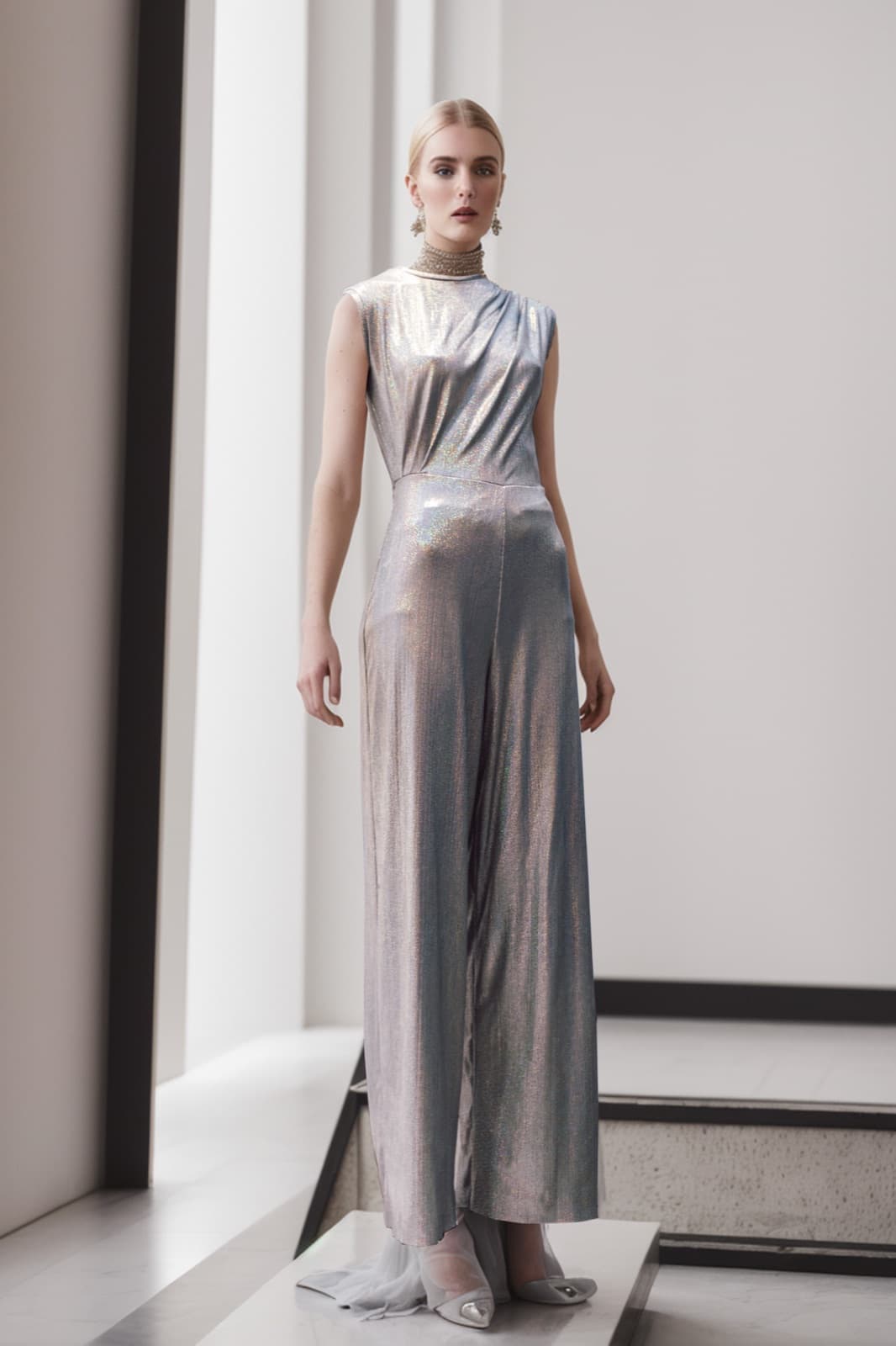 Holographic Silver Mono - Atelier Molina · Alta Costura & Sastrería de Autor · Buenos Aires
