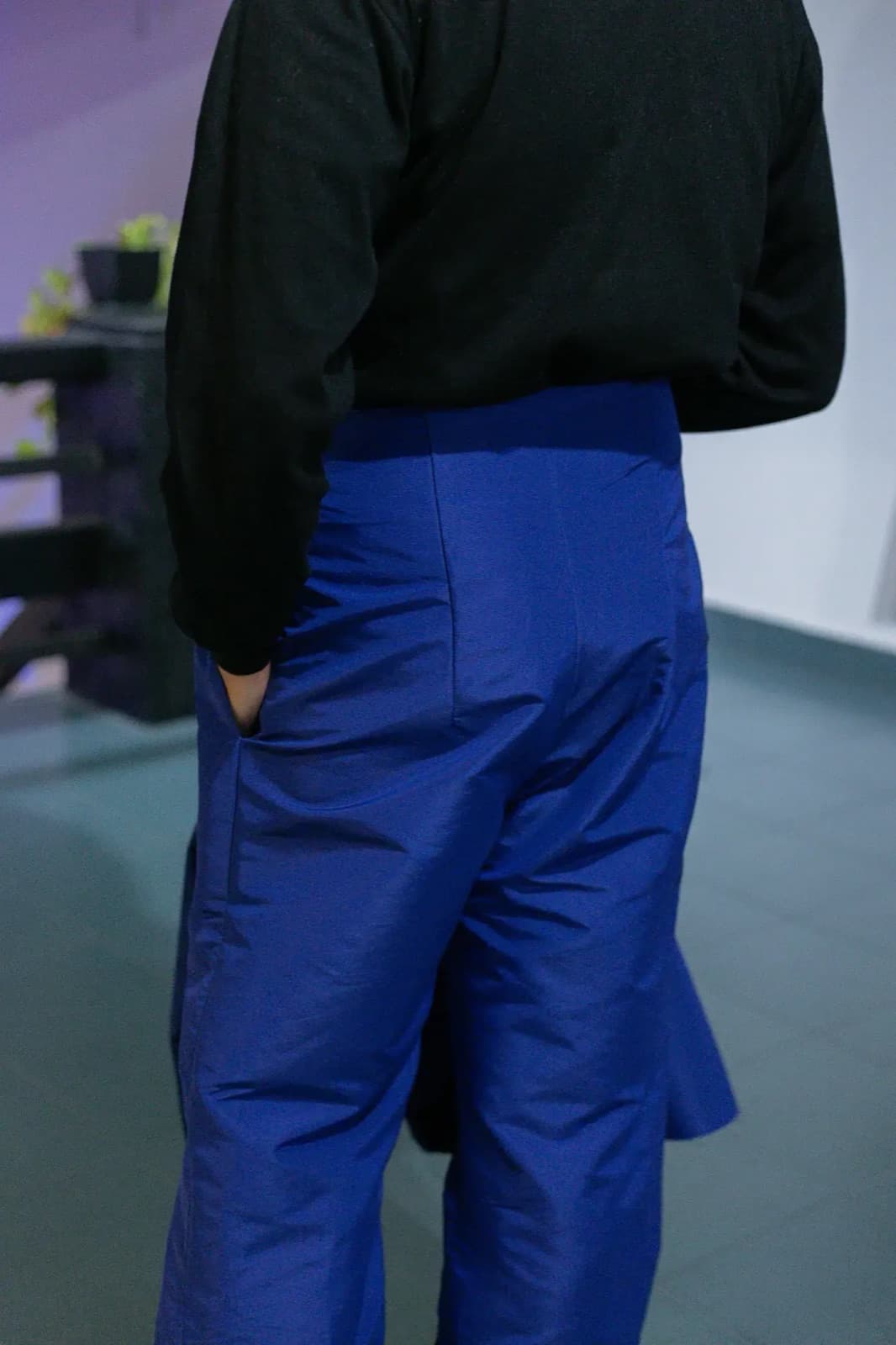 Pantalón de Gros de Seda — Azul Klein - Atelier Molina · Alta Costura & Sastrería de Autor · Buenos Aires