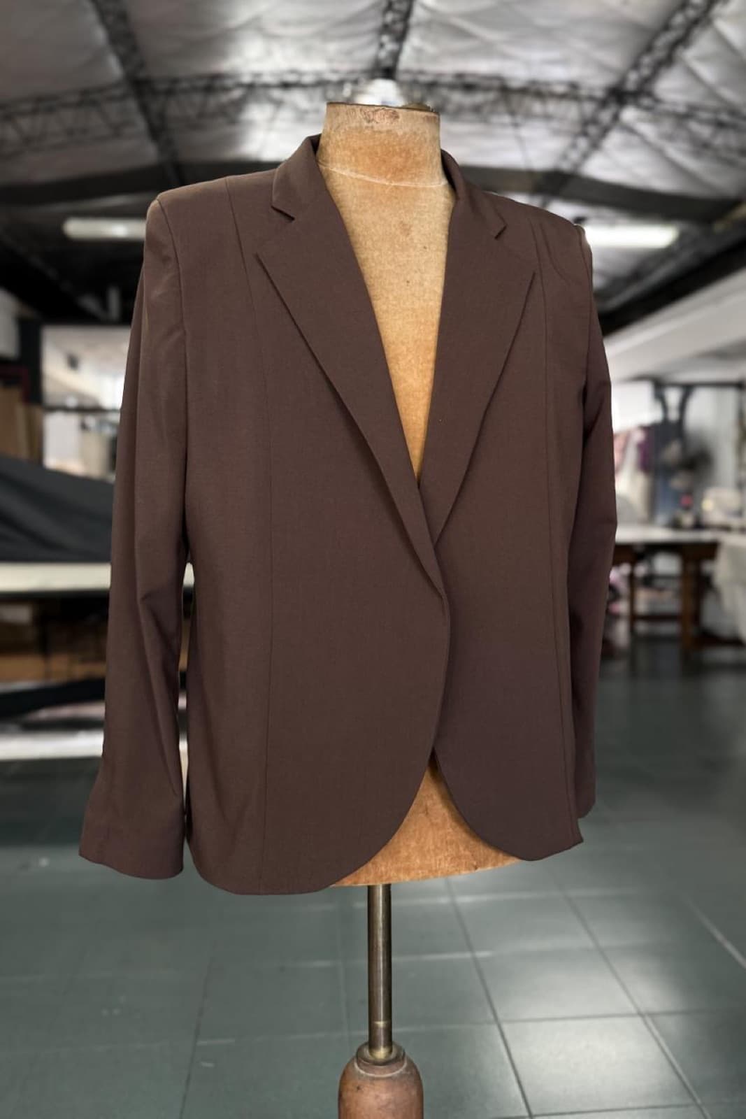 Saco Molina Tencel Chocolate - Atelier Molina · Alta Costura & Sastrería de Autor · Buenos Aires