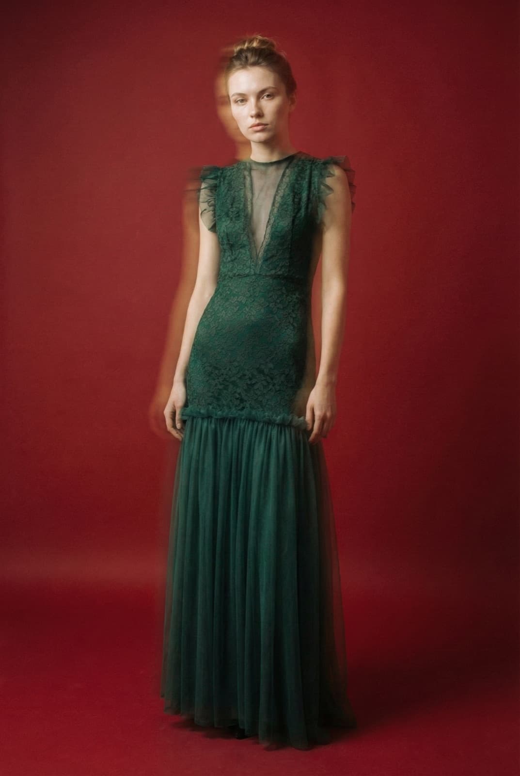 Vestido de encaje con ruffles en internet