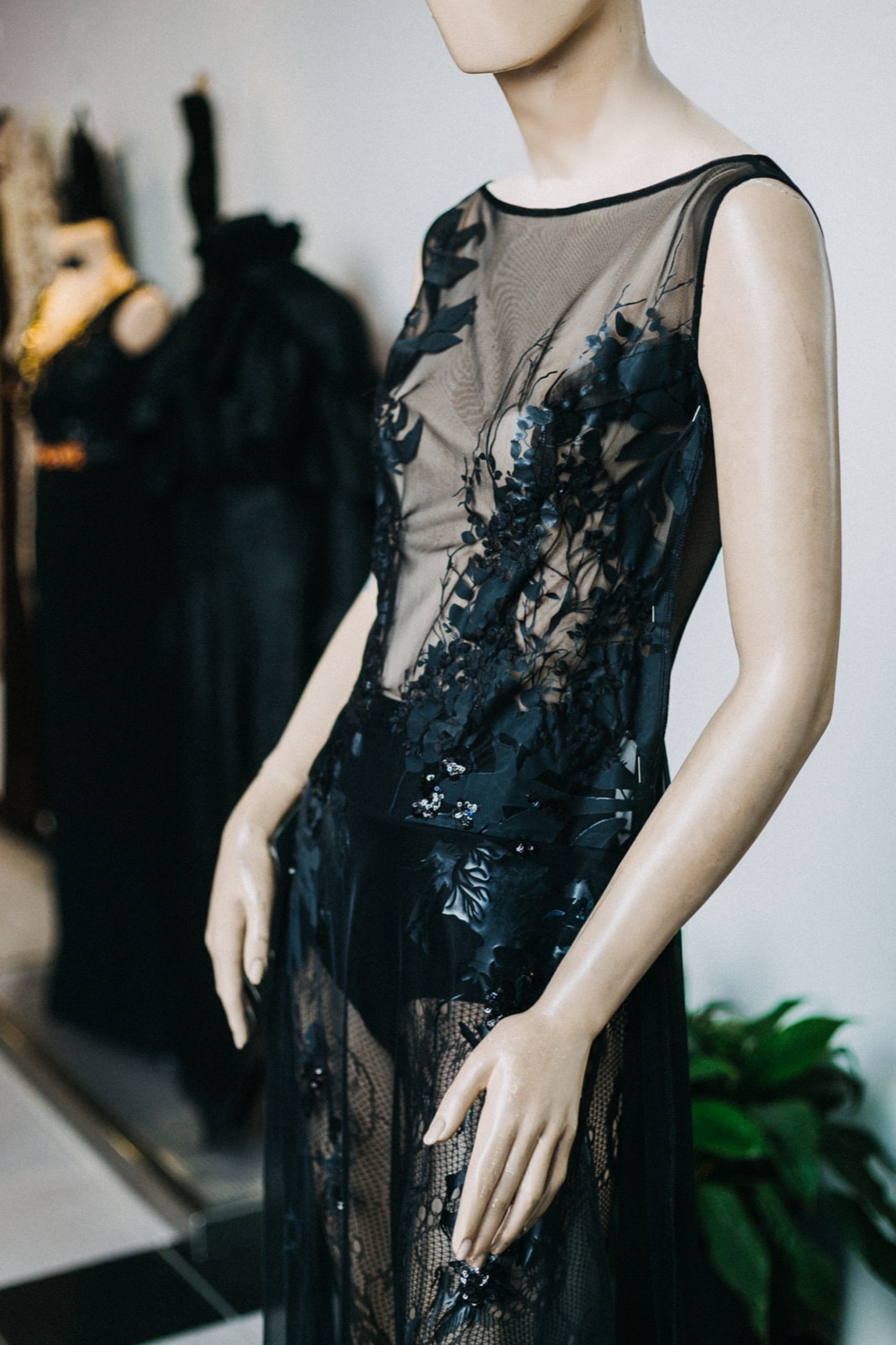 Black Velvet Garden Dress - Atelier Molina · Alta Costura & Sastrería de Autor · Buenos Aires