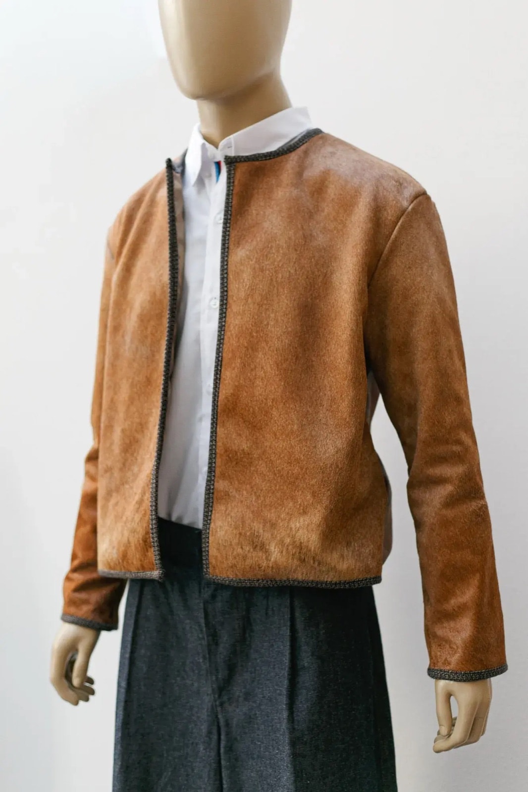 Chaqueta de Cuero Vacuno Natural - Atelier Molina · Alta Costura & Sastrería de Autor · Buenos Aires
