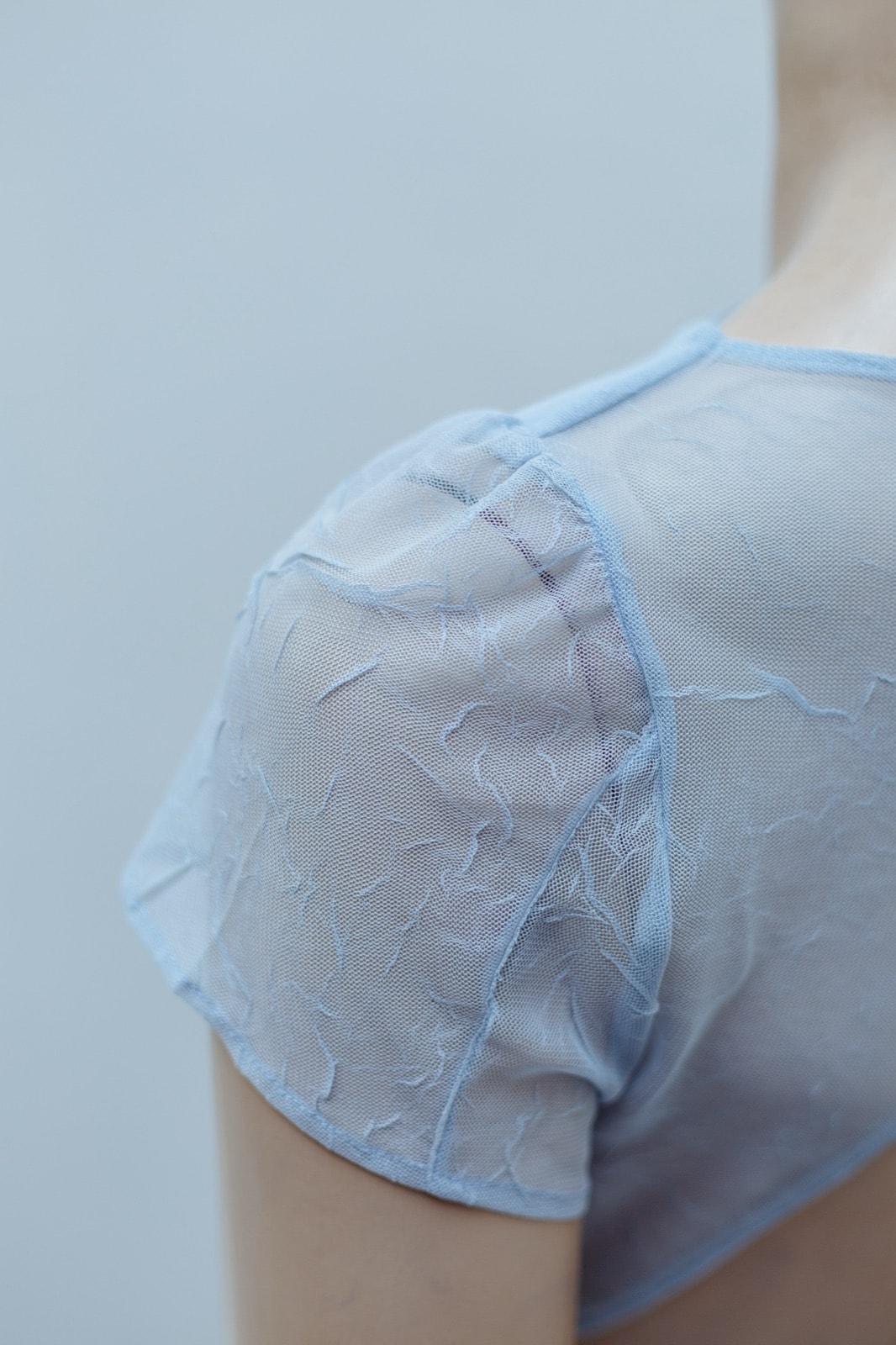 Croptop de tul jaspeado en internet