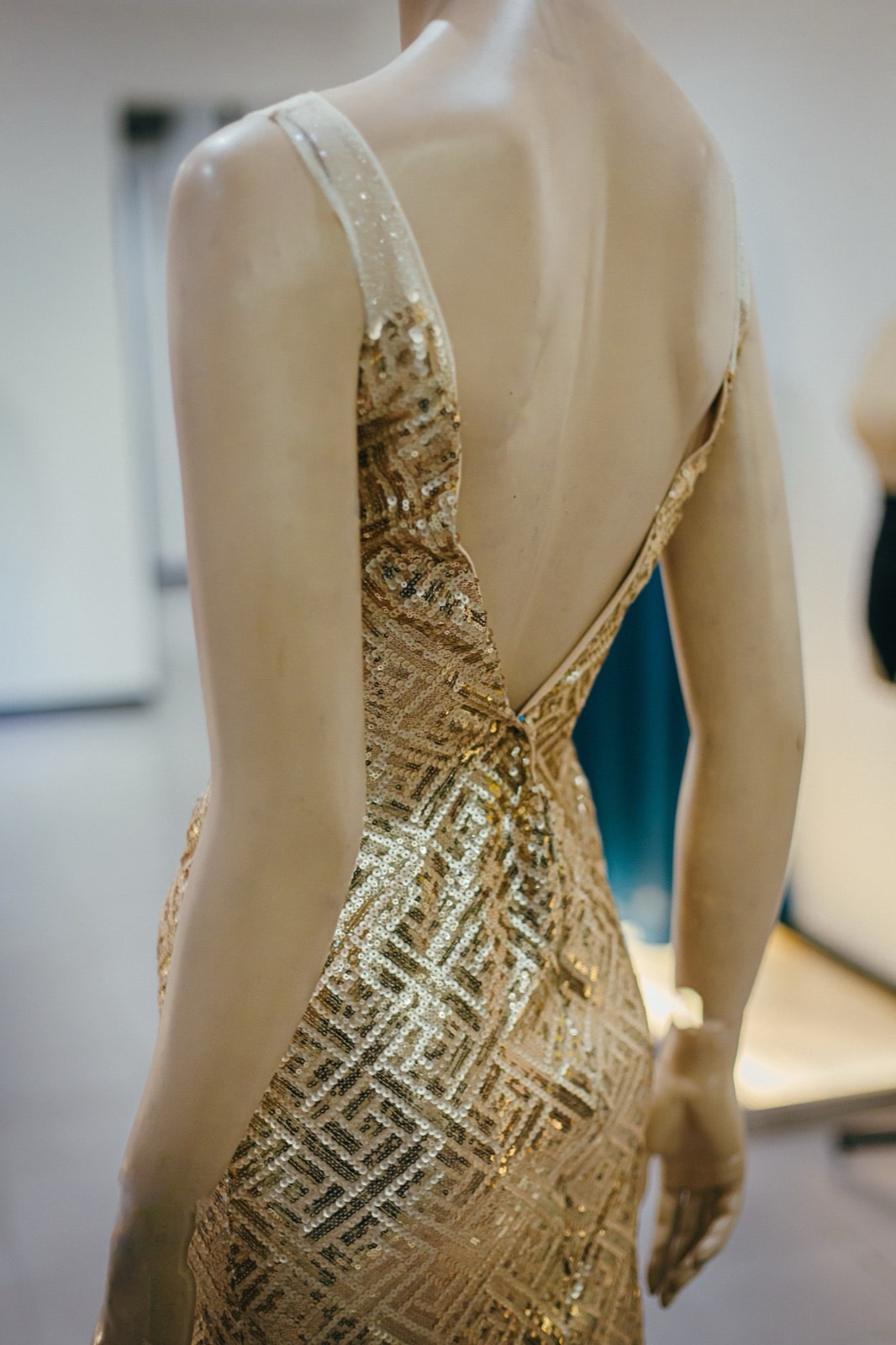 Golden Prism - Dress en internet
