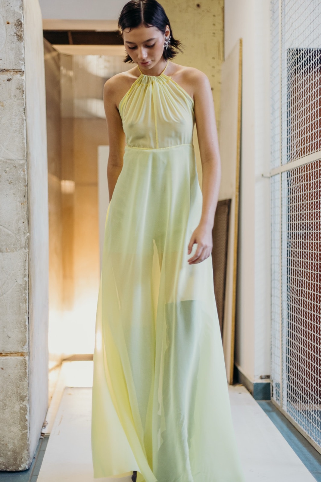 Halter slip dress amarillo - tienda online