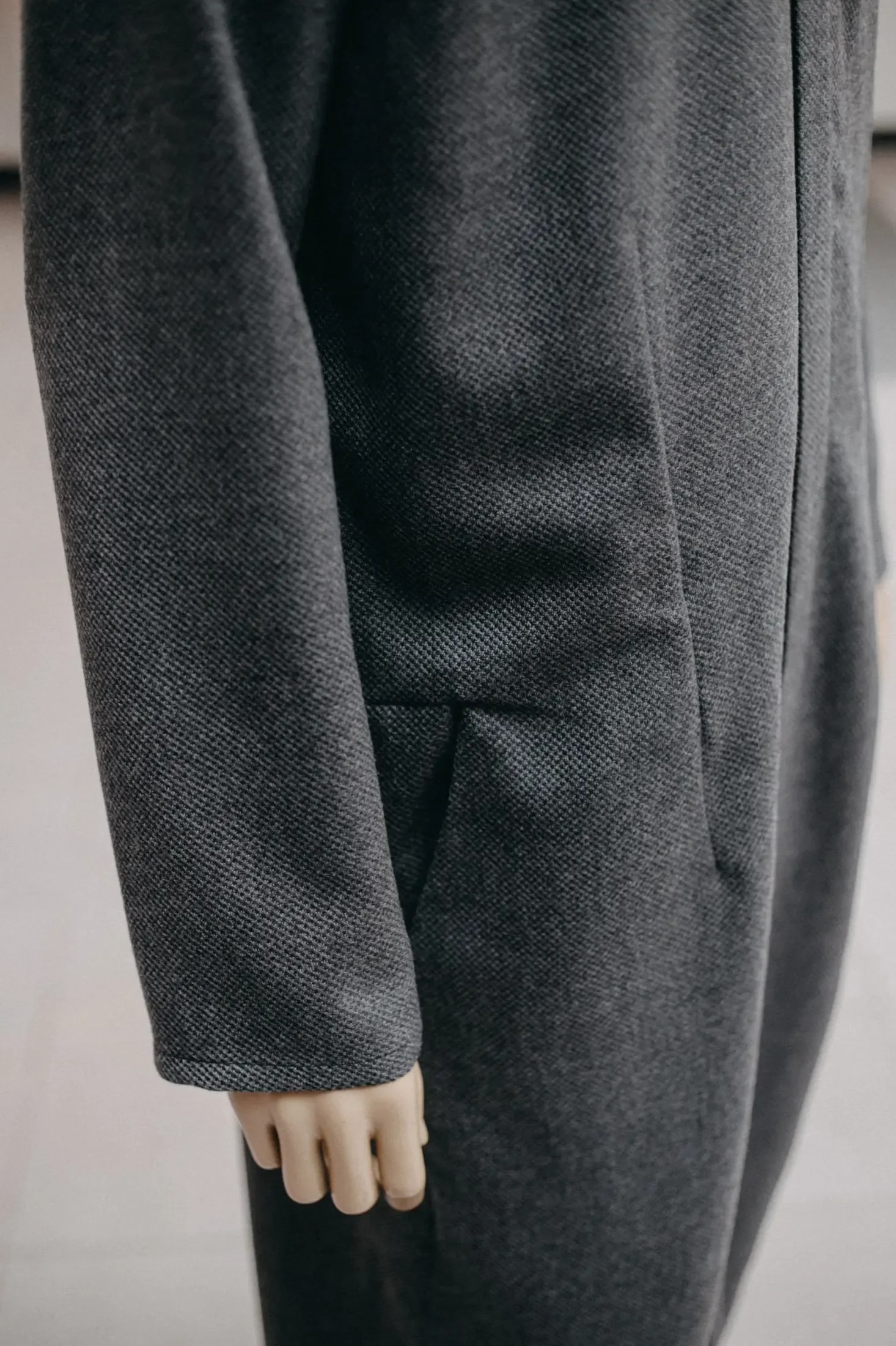 Jumpsuit sastrero gris de lana · Atelier Molina, Buenos Aires