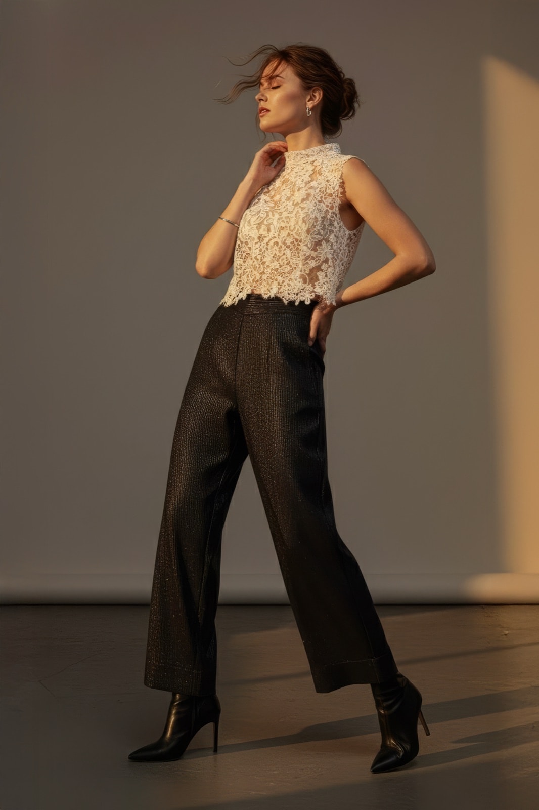 Pantalón labrado con glitter
