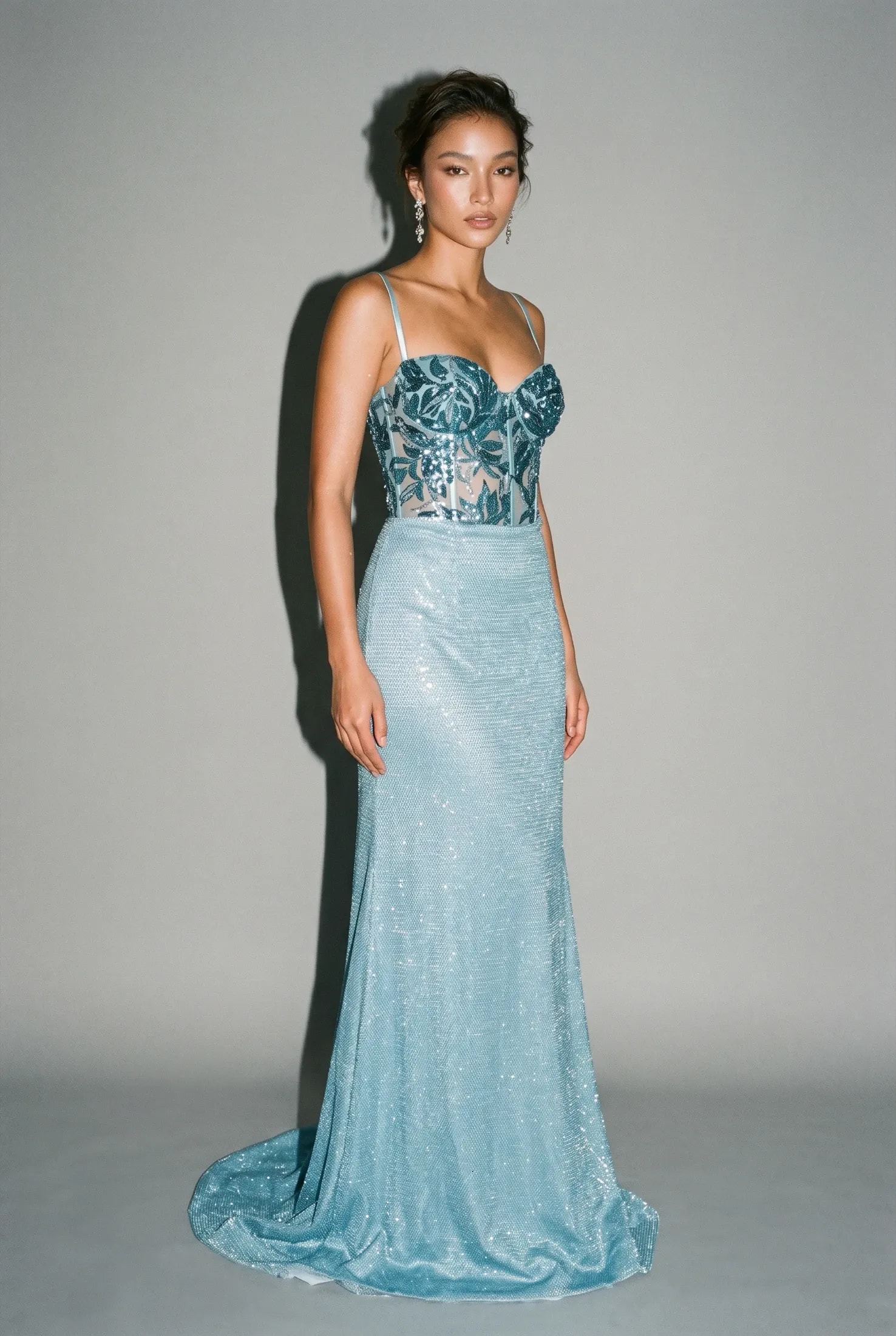 Vestido verde con corset bordado 1
