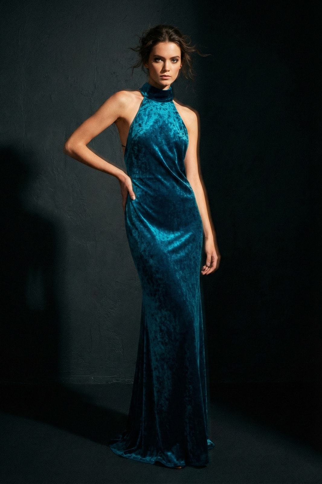 Vestido cuello halter agamuzado - comprar online