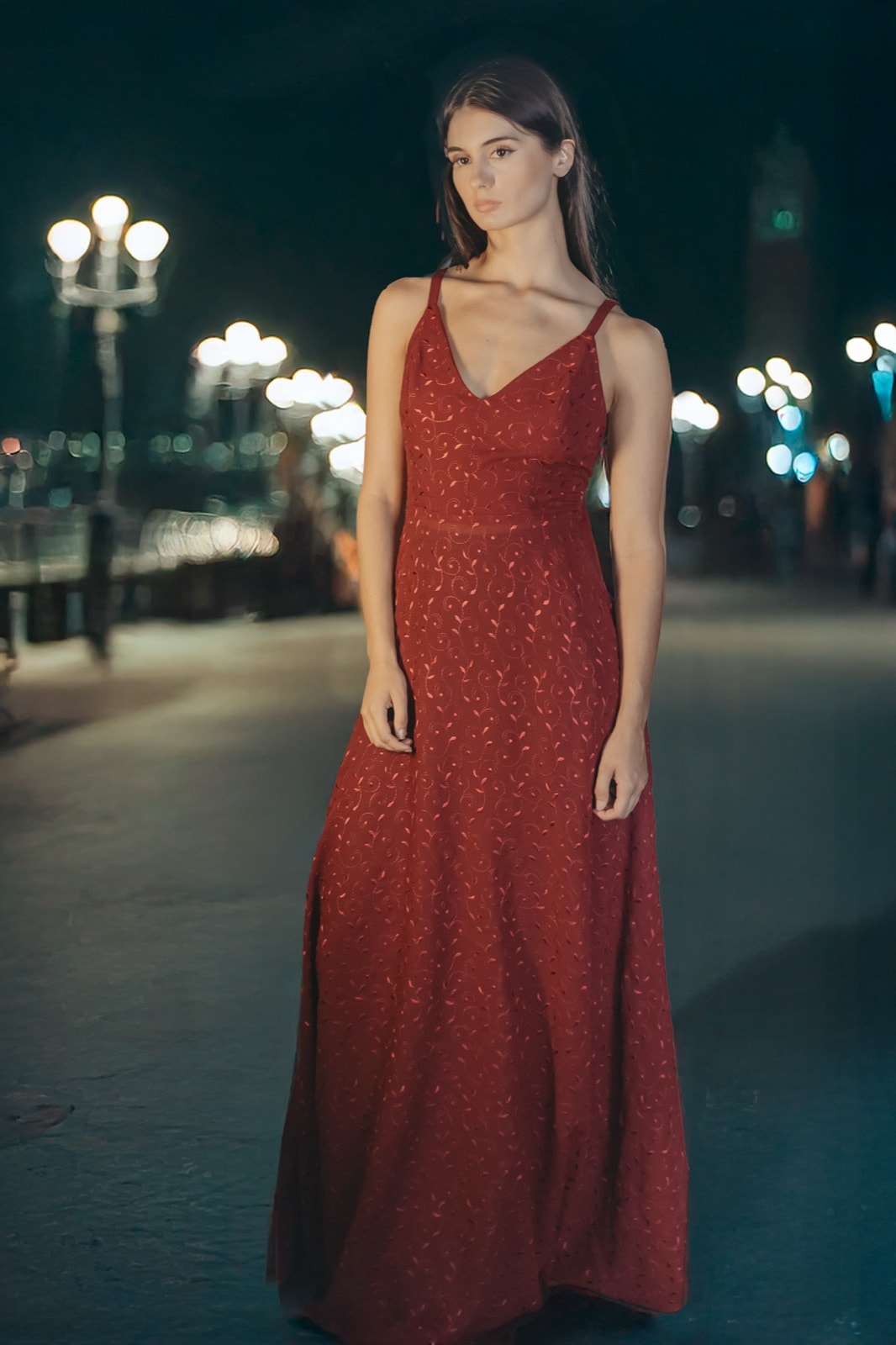 Vestido de gasa bordada con arabescos - comprar online