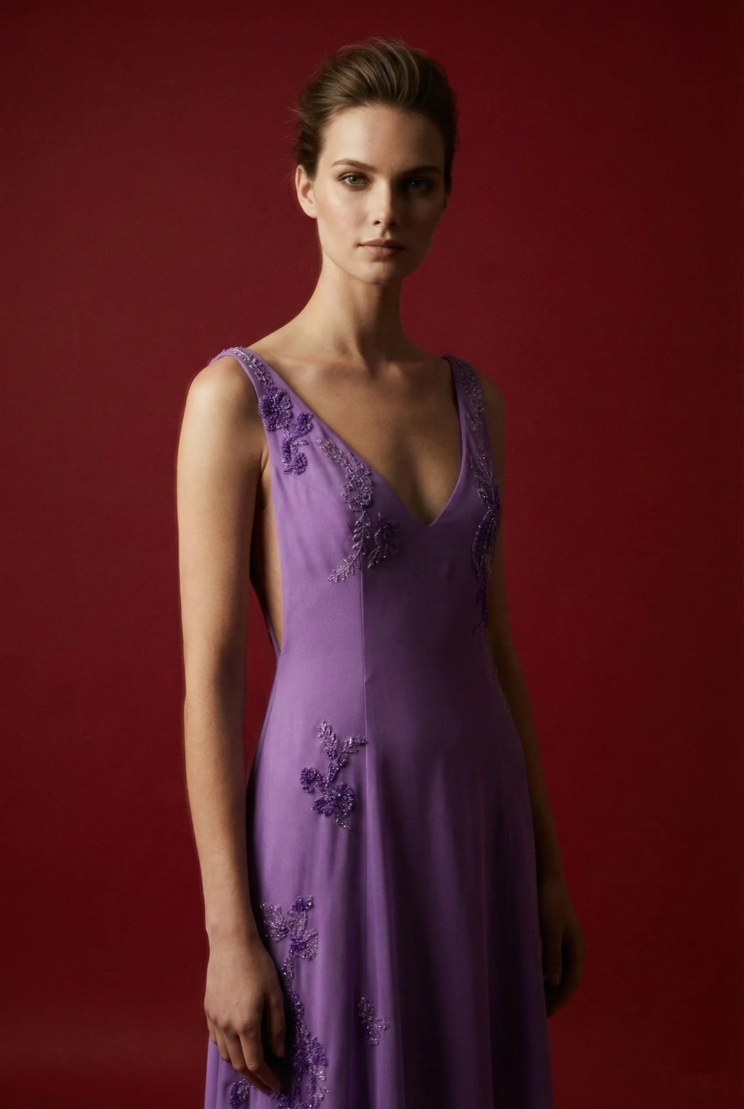 Vestido "Amethyst Garden" | Crepe Violeta con Bordado de Cristal y Lentejuelas - comprar online