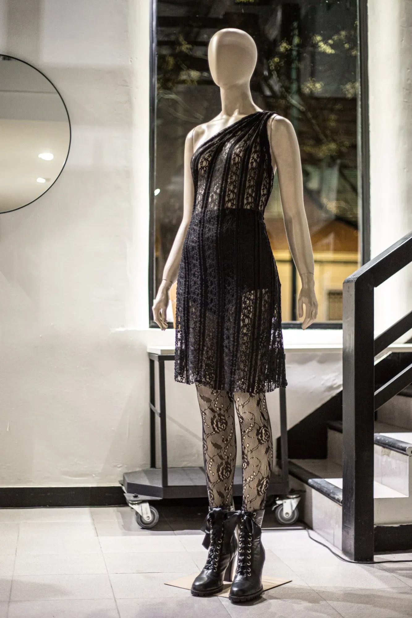 Vestido corto de encaje español 5