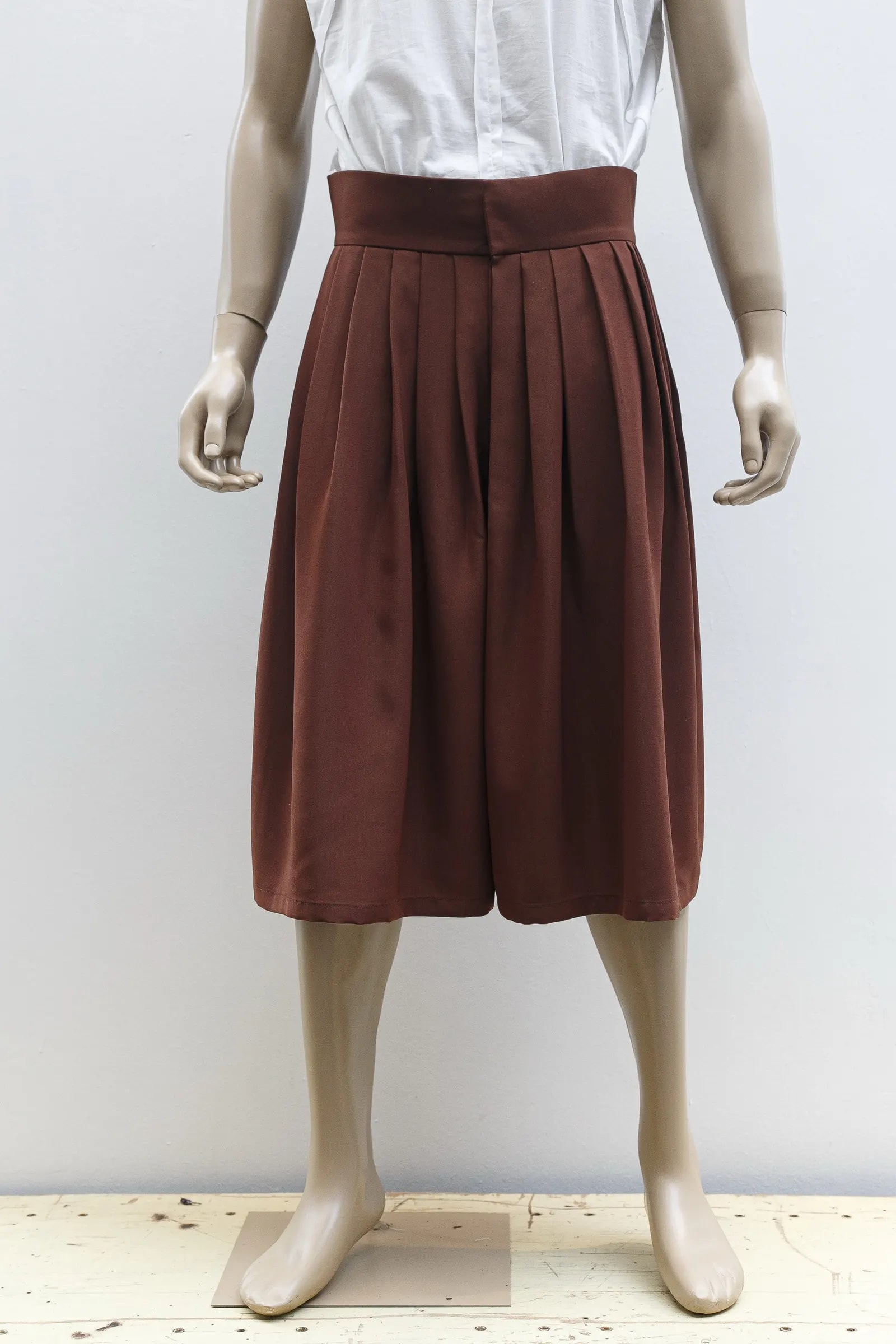 Bermuda Ritual de Tencel con pliegues de cinco centímetros en la cintura, Atelier Molina