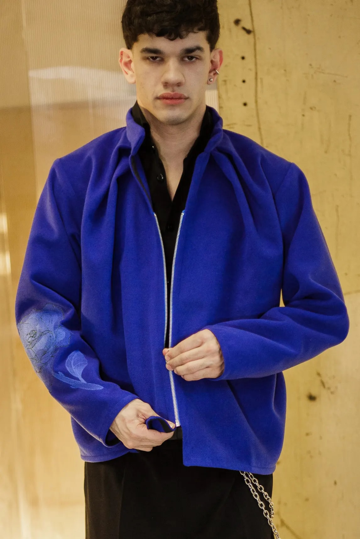 Chaqueta de paño azul bordada, variante de la Molina Jacket