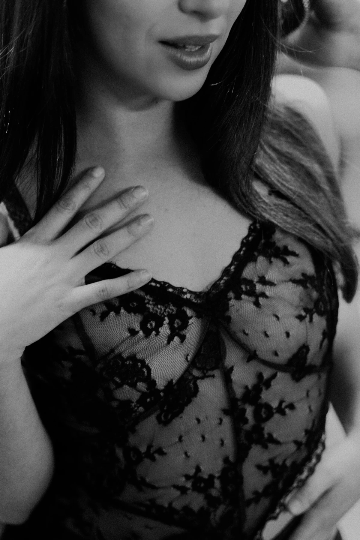 Detail of the embroidered lace corset for Evitta Luna crafted by Atelier Molina