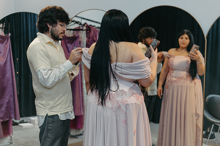 Flor Álvarez en los Premios Gardel 2025 con diseño a medida de Atelier Molina
