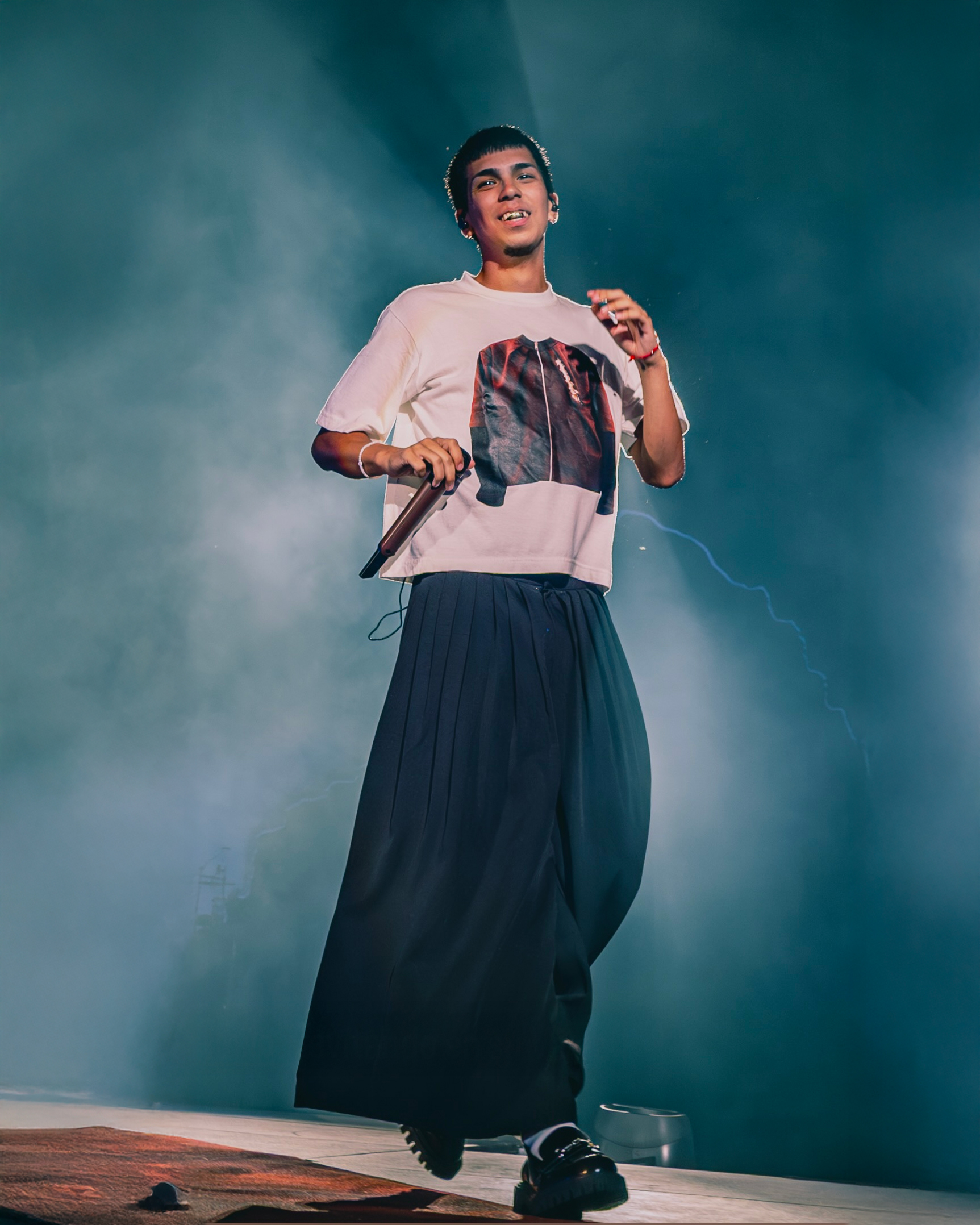 Milo J durante su show sold out en Vélez con ropa de Atelier Molina