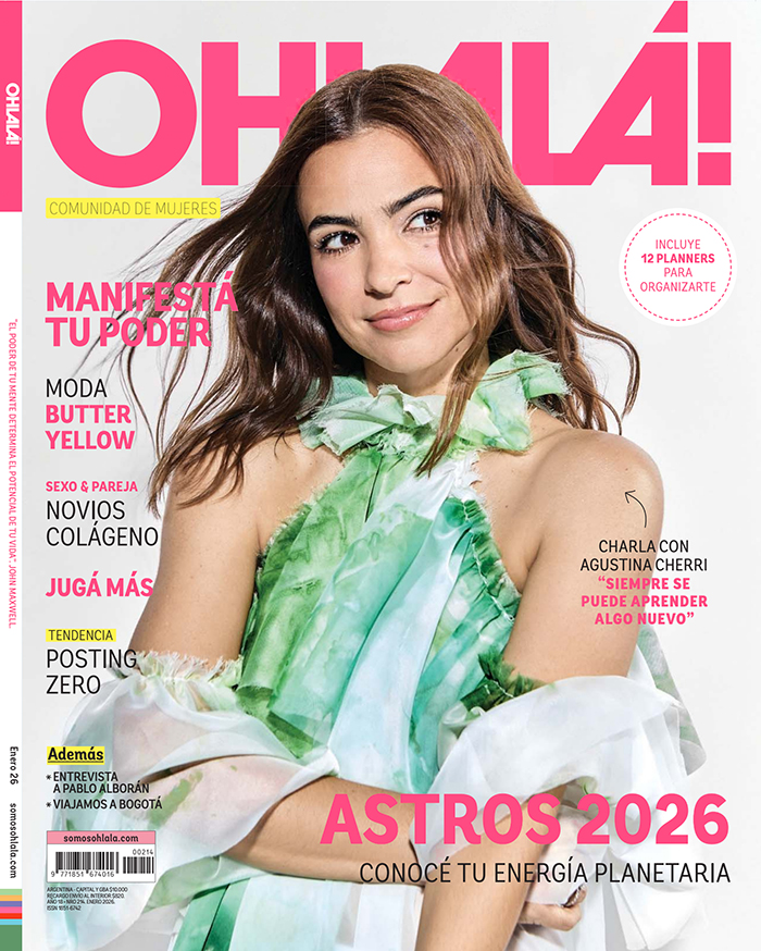 Agustina Cherri en la tapa de Revista Ohlalá de enero 2026 con la Blusa Olé pintada a mano en Atelier Molina